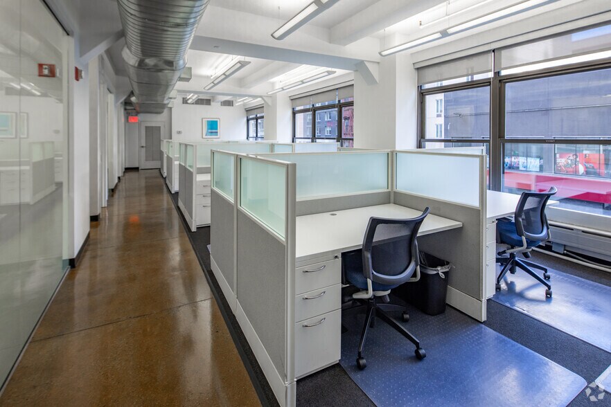 More Photos Of 589 Eighth Ave, New York Loft Creative Space For Lease