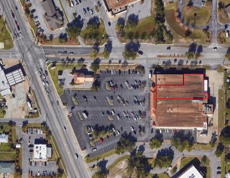 More Photos Of 2533 Thomas Dr, Panama City Supermarket For Lease
