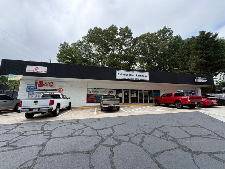 More Photos Of 286 S Fairground St, Marietta Freestanding For Lease