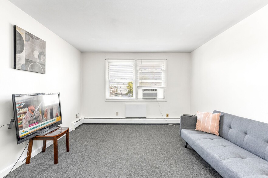More Photos Of 25 Margaret St, Pawtucket Apartments For Sale