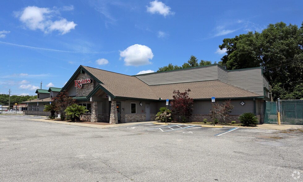 More Photos Of 9006 Pensacola Blvd, Pensacola Restaurant For Sale