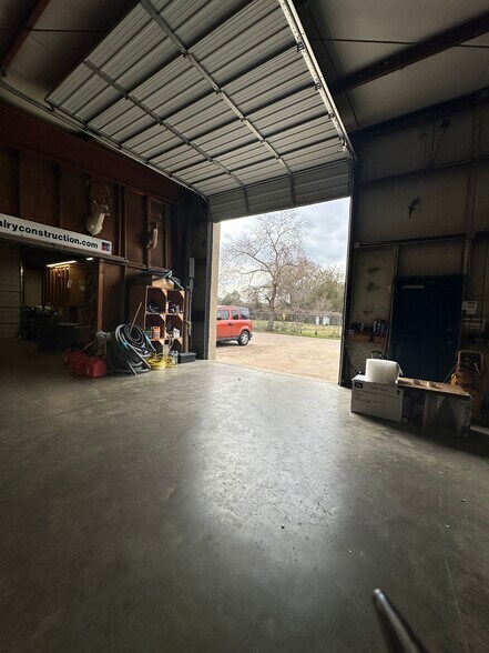 More Photos Of 6911 Breen Dr, Houston Warehouse For Sale