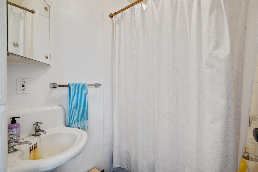 More Photos Of , Portland Multifamily For Sale