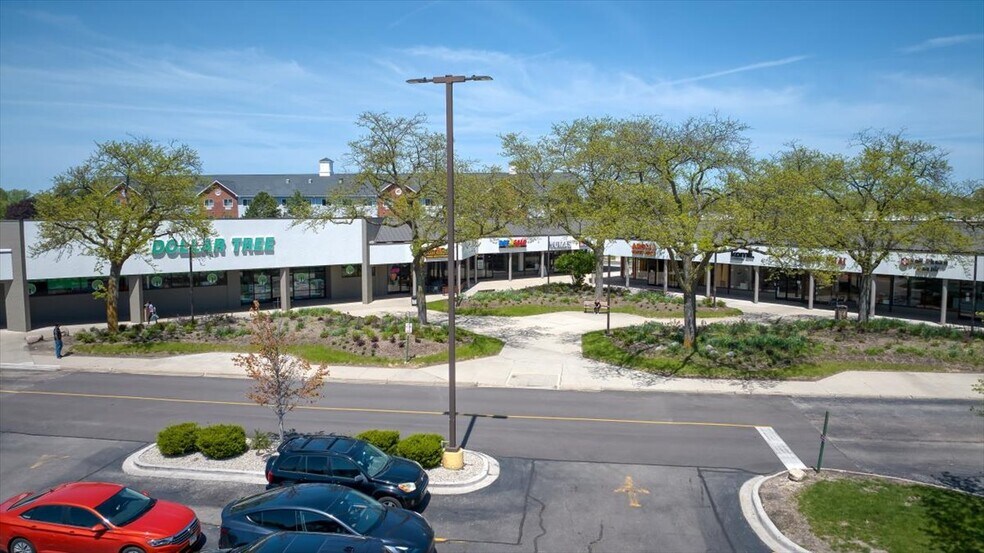 More Photos Of 220-290 Hawthorn Rd, Vernon Hills Unknown For Lease