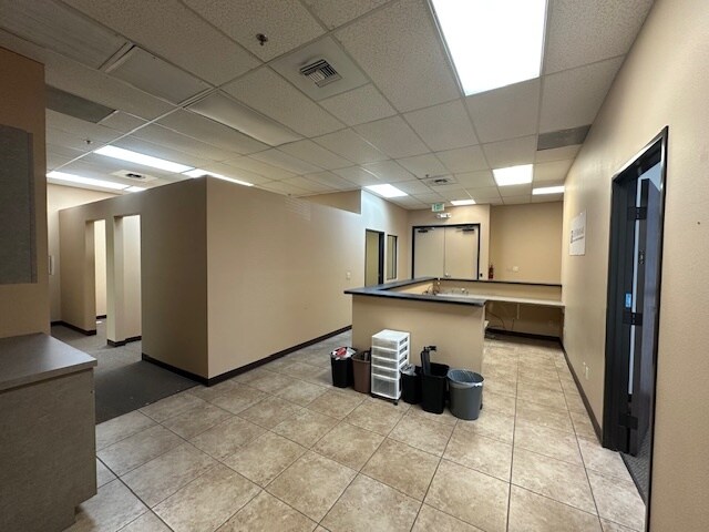 More Photos Of 13911 Park Ave, Victorville Office For Lease