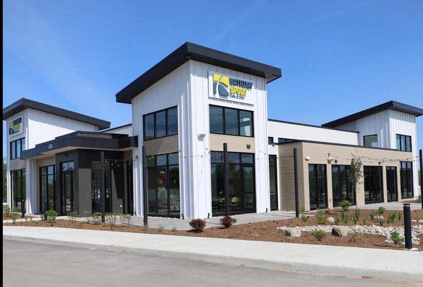 More Photos Of 633 E 24th St, Holland Restaurant For Lease