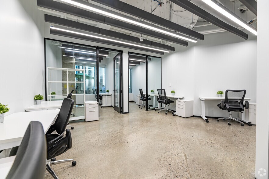 More Photos Of 150 King St W, Toronto Office For Lease