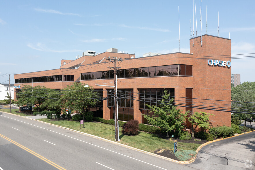 Primary Photo Of 460 Bergen Blvd, Palisades Park Office For Lease