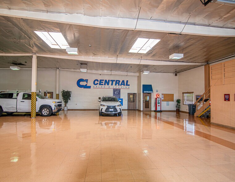 More Photos Of 8331 E Slauson Ave, Pico Rivera Showroom For Sale