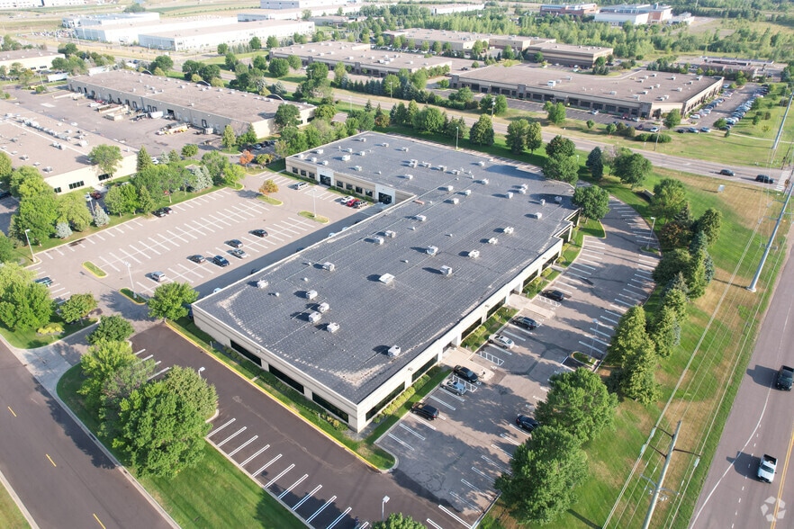 More Photos Of 9201 W Broadway Ave N, Brooklyn Park Light Distribution For Lease