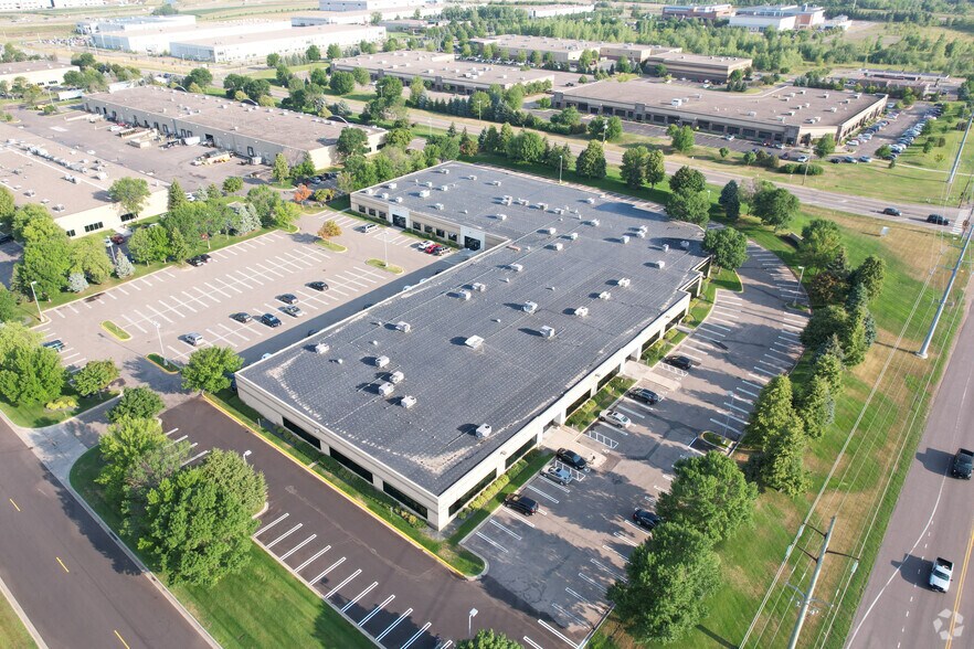 More Photos Of 9201 W Broadway Ave N, Brooklyn Park Light Distribution For Lease