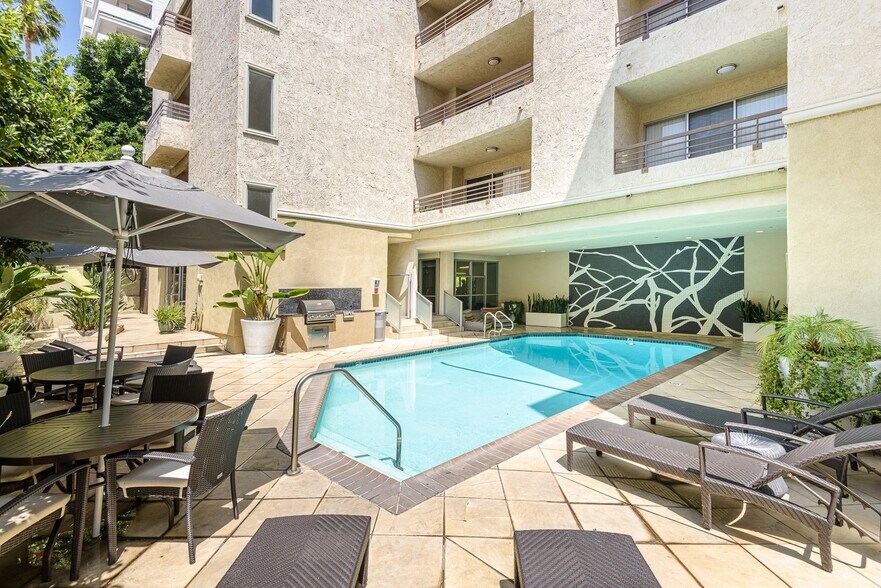 More Photos Of 7230 Franklin Ave, Los Angeles Apartments For Sale