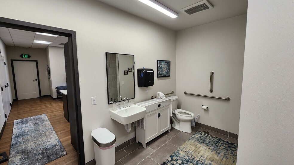 More Photos Of 805 George St, De Pere Office For Sale