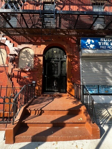 More Photos Of 73 W 83rd St, New York Apartments For Lease