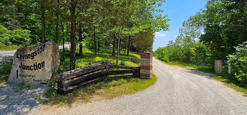 More Photos Of County Road 222, Eureka Springs Hotel For Sale