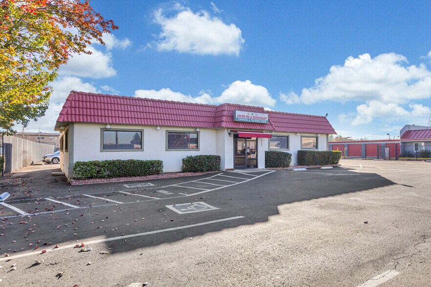 More Photos Of 7223 55th St, Sacramento Restaurant For Sale