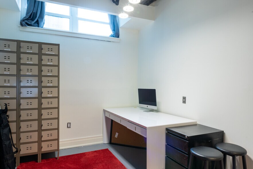 More Photos Of 3145 Mount Vernon Ave, Alexandria Office For Sale