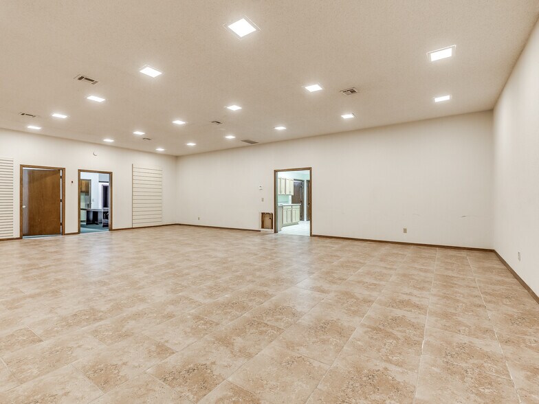 More Photos Of 1616 NE 36th St, Oklahoma City Lodge Meeting Hall For Lease