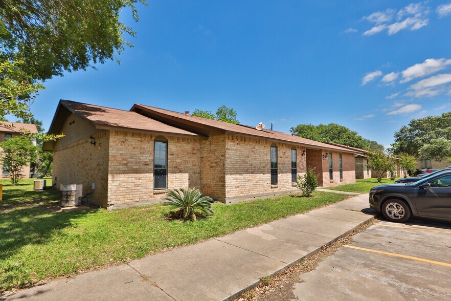 More Photos Of 2910 Old Lane City Rd, Wharton Apartments For Sale