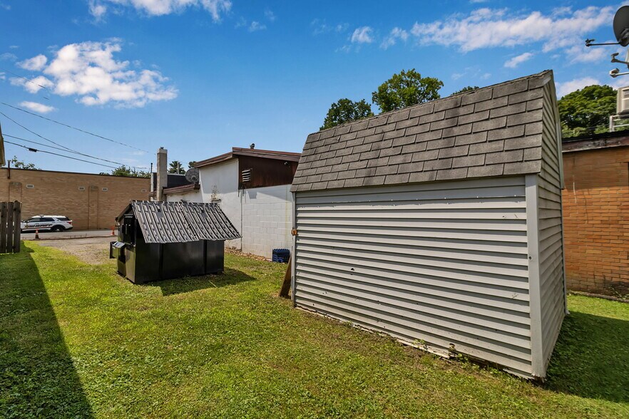 More Photos Of 10557 Main st, North Collins Freestanding For Sale