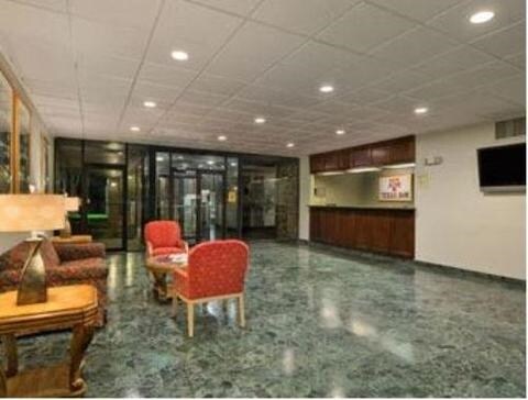 More Photos Of 2300 S Texas Ave, Bryan Hotel For Sale
