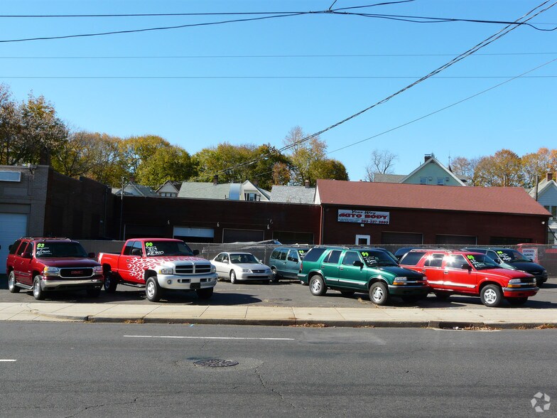 More Photos Of 65-75 Cook Ave, Meriden Auto Repair For Sale