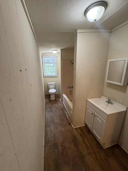 More Photos Of 403 Greenville St, Abbeville Apartments For Sale