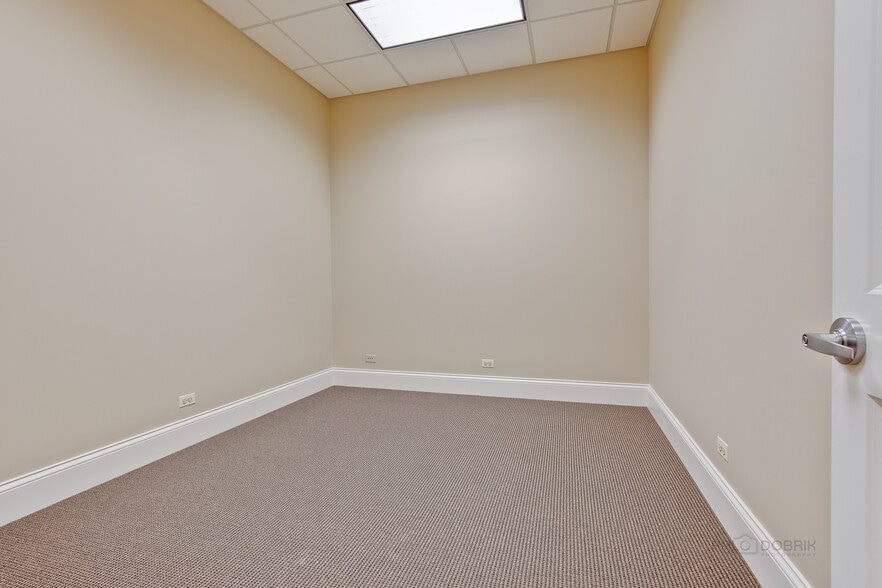 More Photos Of 1531 Grove Ave, Barrington Office For Sale