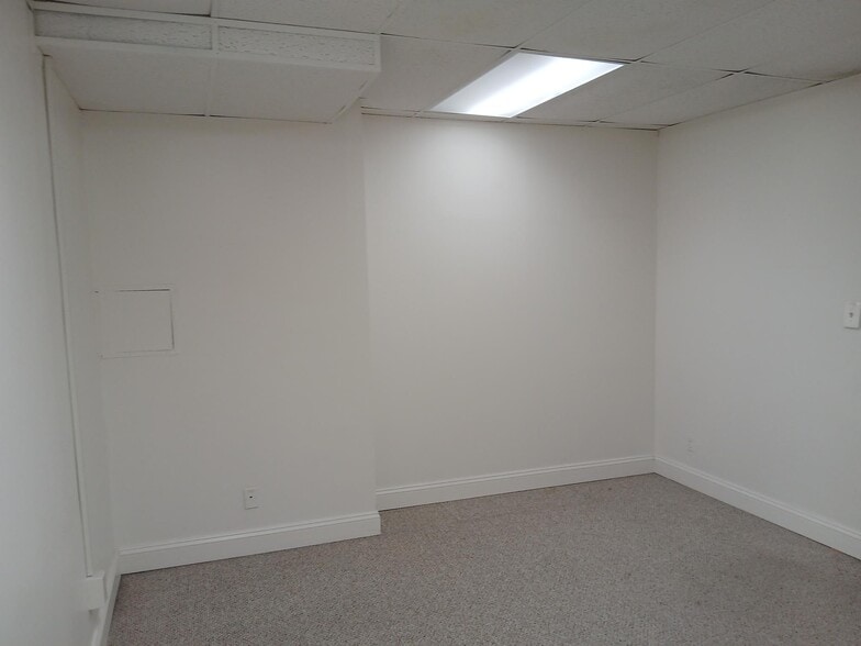 More Photos Of 801 N Pitt St, Alexandria Apartments For Sale