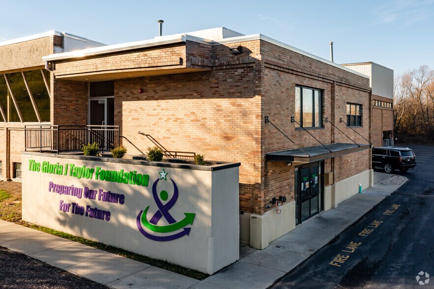 More Photos Of 20080 Governors Dr, Olympia Fields Office For Sale