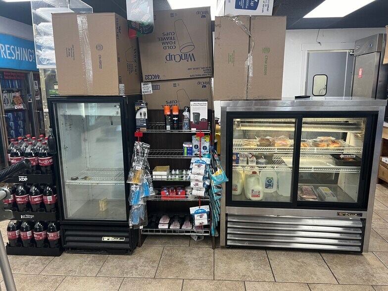 More Photos Of 600 E Main St, Geronimo Convenience Store For Sale