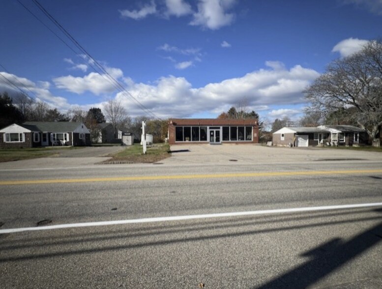 Primary Photo Of 141-147 State Rd, Kittery Freestanding For Sale