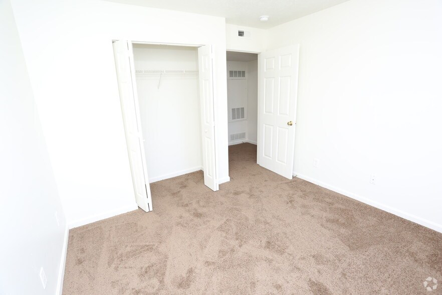 More Photos Of 3130 Saint Anthony Gardens Dr, Louisville Apartments For Sale