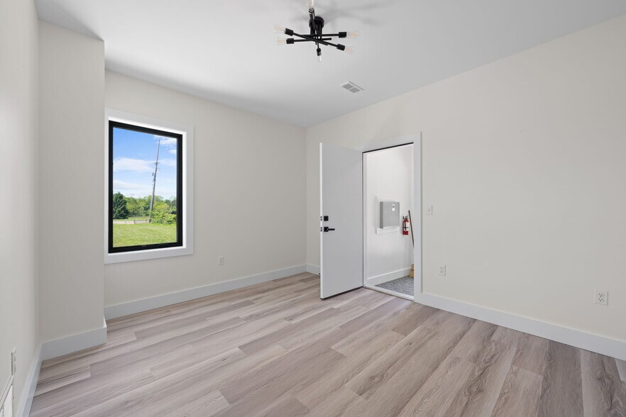 More Photos Of 1295 W Holmden Ave, Cleveland Apartments For Sale