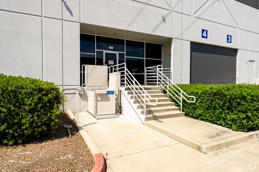 More Photos Of 14287-14291 Don Julian Rd, City of Industry Distribution For Lease