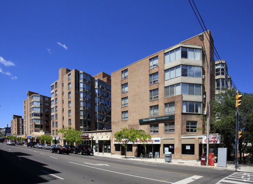 More Photos Of 2100 Bloor St W, Toronto Continuing Care Retirement Community For Lease