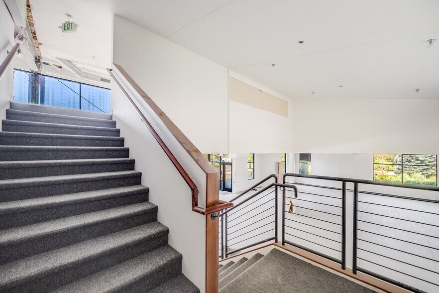 More Photos Of 140 Old Laramie Trl, Lafayette Medical For Lease