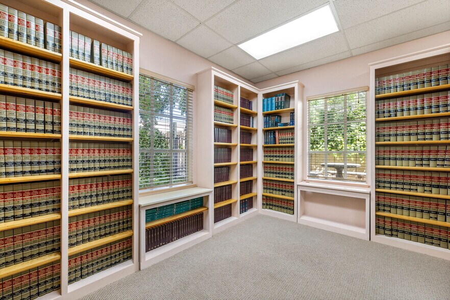 More Photos Of 2001 P St, Sacramento Office For Sale