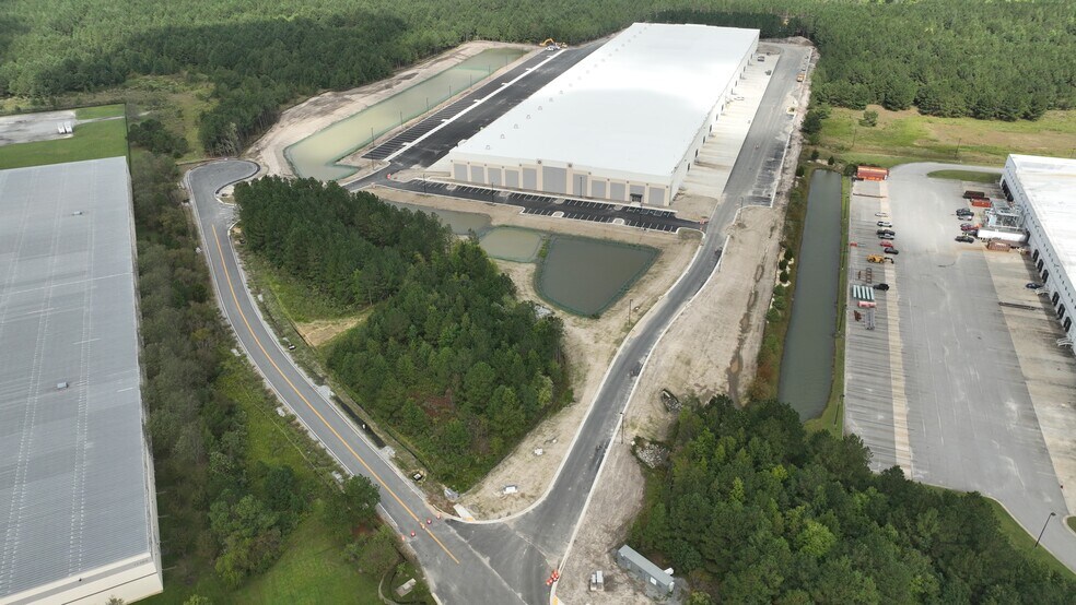 More Photos Of 12375 William A. Gwaltney, Windsor Warehouse For Lease