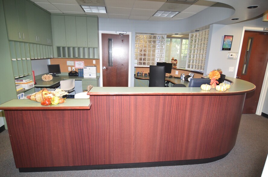 More Photos Of 611-624 Courtyard Dr, Hillsborough Medical For Sale