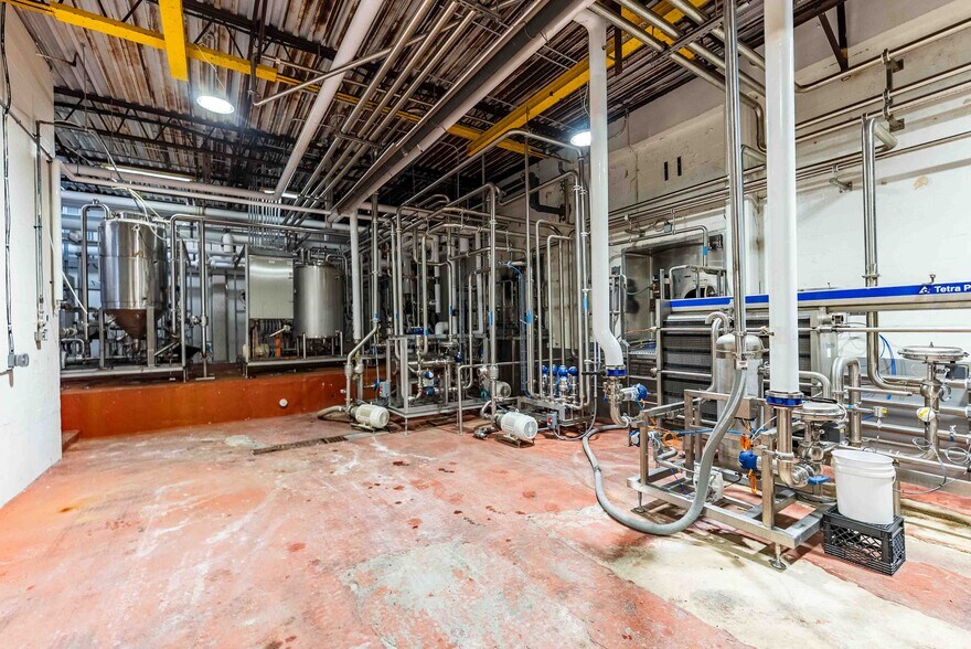 More Photos Of 500 Barrydowne Rd, Sudbury Manufacturing For Sale
