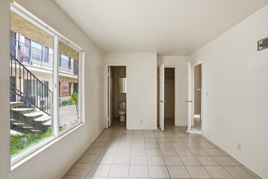 More Photos Of 335 Laurel Ave, National City Apartments For Sale