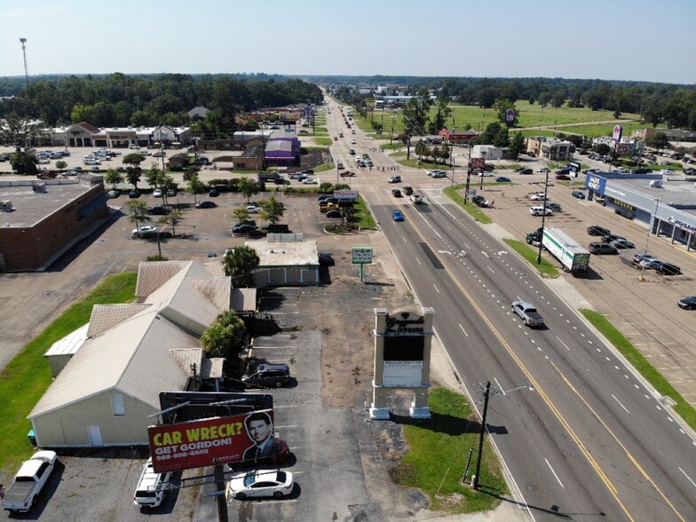 More Photos Of 124 N Morrison Blvd, Hammond Storefront For Lease