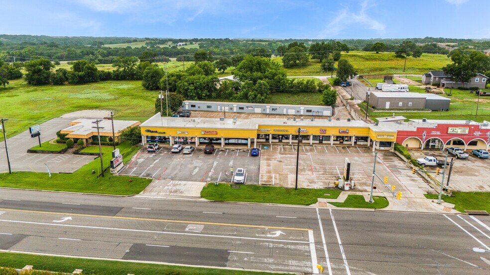More Photos Of 1808-1812 Santa Fe Dr, Weatherford Unknown For Lease
