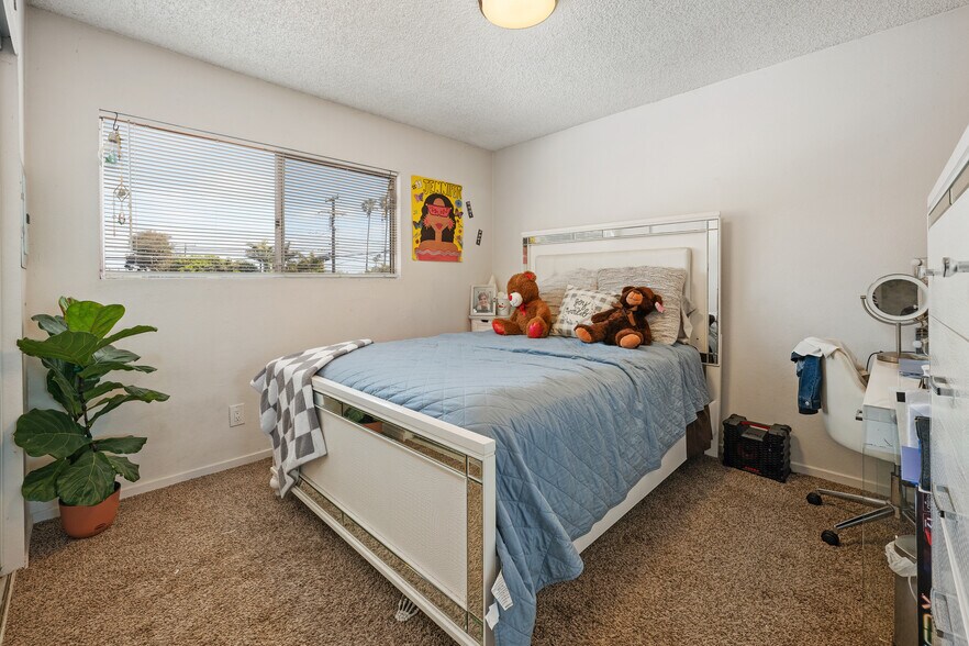 More Photos Of 277 Evergreen Ave, Imperial Beach Apartments For Sale