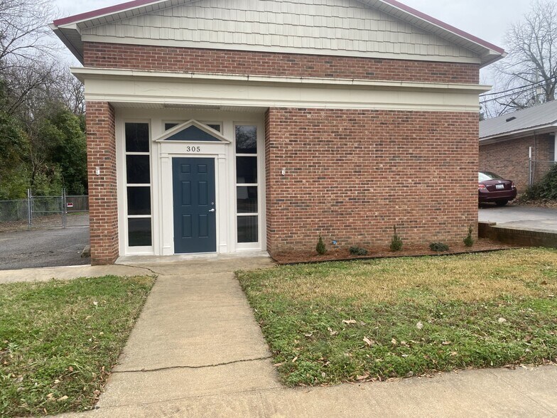 Primary Photo Of 305 E Arch St, Lancaster Light Distribution For Sale