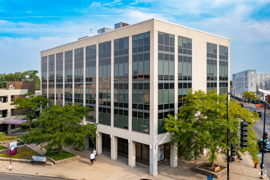 Primary Photo Of 5600 W Addison St, Chicago Medical For Lease