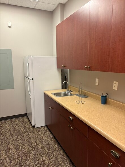 More Photos Of 3557 W 9800 S, South Jordan Office For Sale