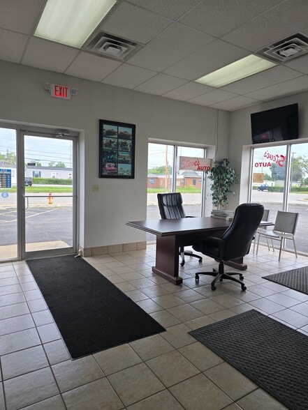 More Photos Of 2809 Brookpark Rd, Cleveland Auto Repair For Lease
