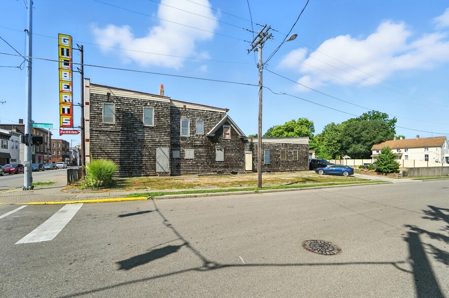 More Photos Of 6105-6117 Vine St, Cincinnati Storefront Retail Residential For Sale